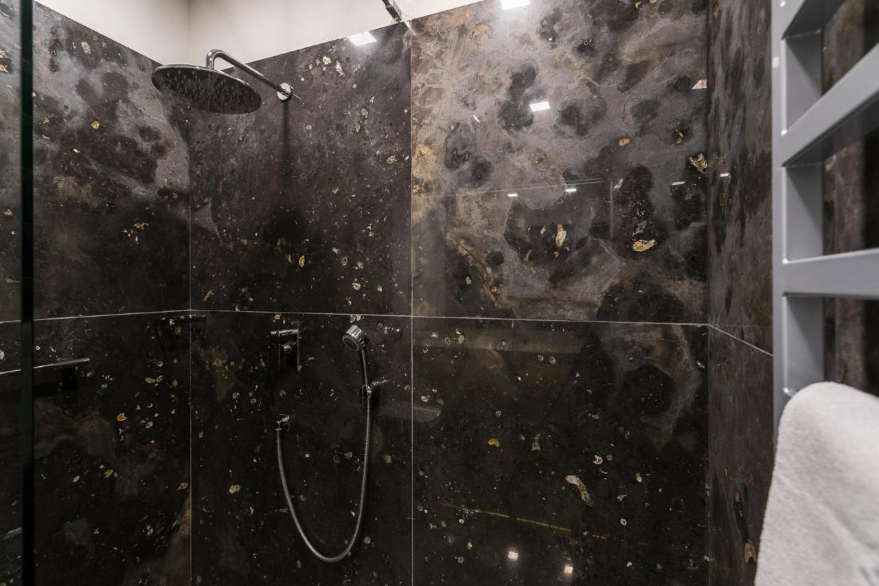 Dada Premium Aparthotel كراكوفيا المظهر الخارجي الصورة