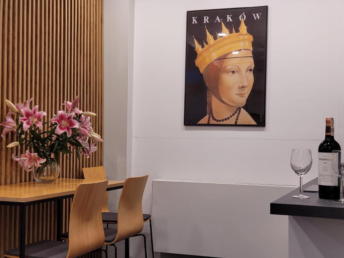 Dada Premium Aparthotel كراكوفيا المظهر الخارجي الصورة
